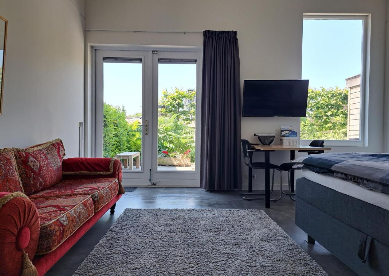 Luxe Ruime Studio Op Unieke, Rustige Locatie Dokkum Extérieur photo